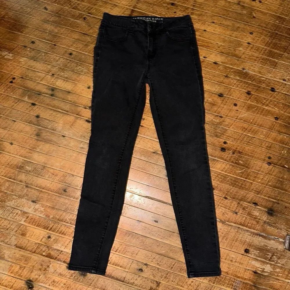 American Eagle hi-rise black stretchy 2 short normcore jeggings